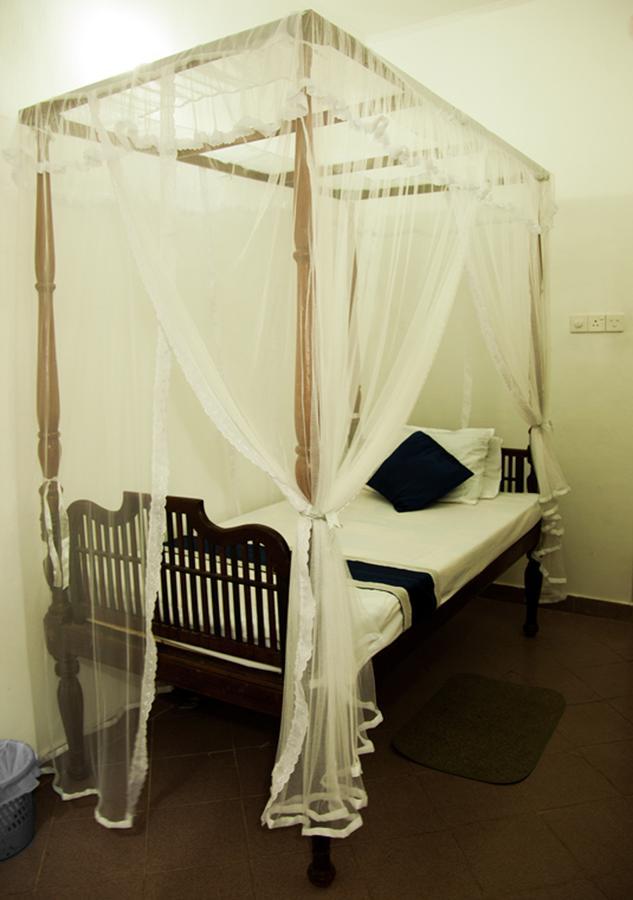 Colombo Lavinia Beach Hostel Dehiwala-Mount Lavinia Ngoại thất bức ảnh