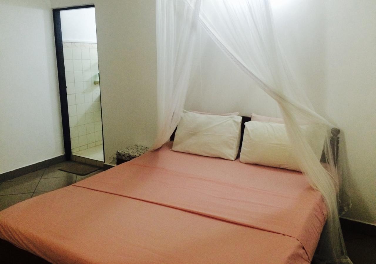 Colombo Lavinia Beach Hostel Dehiwala-Mount Lavinia Ngoại thất bức ảnh