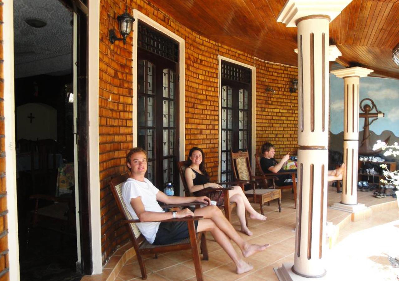 Colombo Lavinia Beach Hostel Dehiwala-Mount Lavinia Ngoại thất bức ảnh