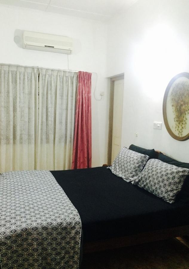 Colombo Lavinia Beach Hostel Dehiwala-Mount Lavinia Ngoại thất bức ảnh